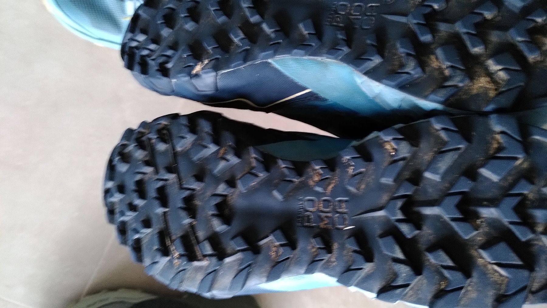 Dynafit Scarpe da uomo: Dynafit Trailrunningschuhe 3 Paar Gr. 41,5-42 – Usato da Giubiasco venduto da 34vie 1