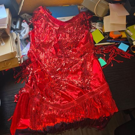 PAILLETTENKLEID IN ROT UND BLAU 2 XL SEHR KLEIN GESCHNITTEN