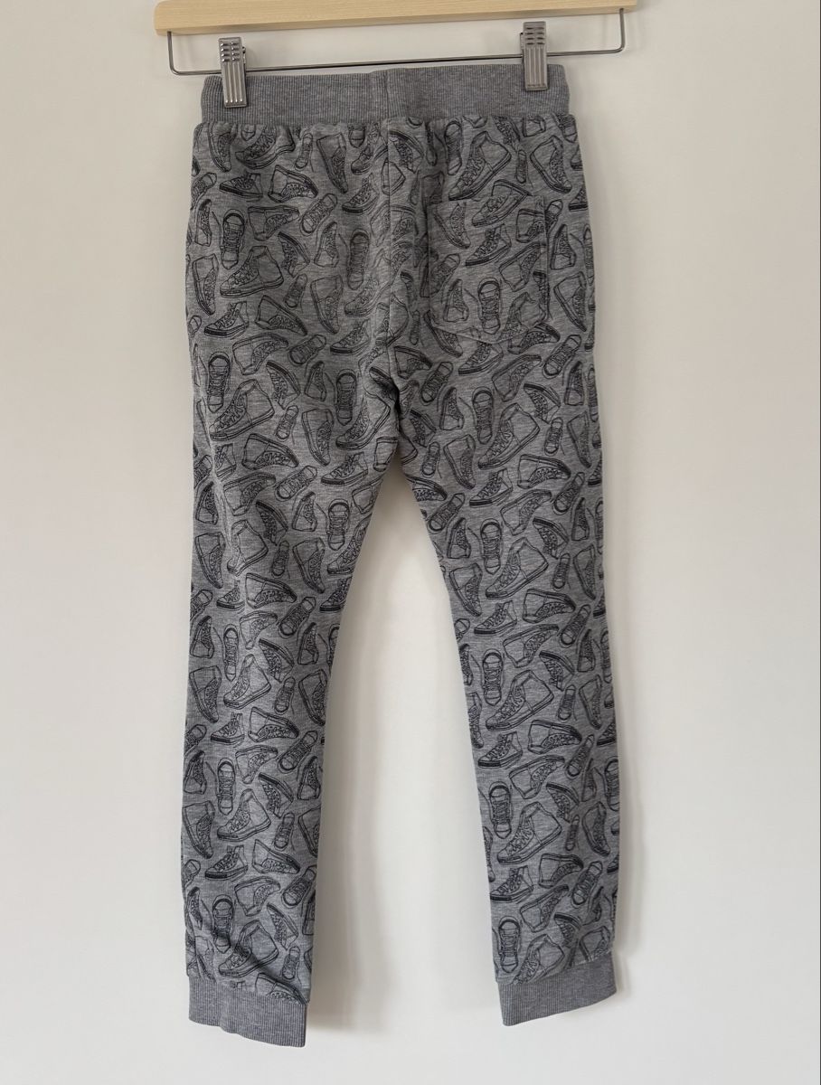 Pantalons: Jogginghose Grösse 122 – D'occasion à Flumenthal par Krajan 1