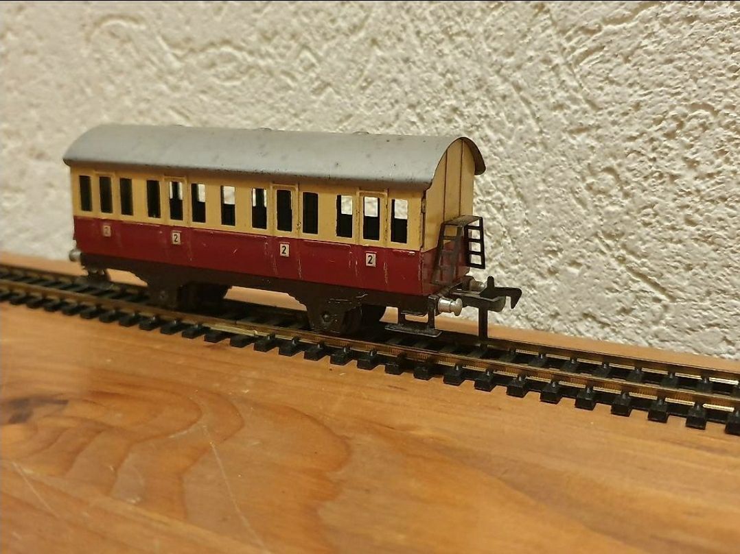 Fleischmann Modelleisenbahnen: Fleischmann Personenwagen H0  – Gebraucht aus Herznach von Dosendealer 3