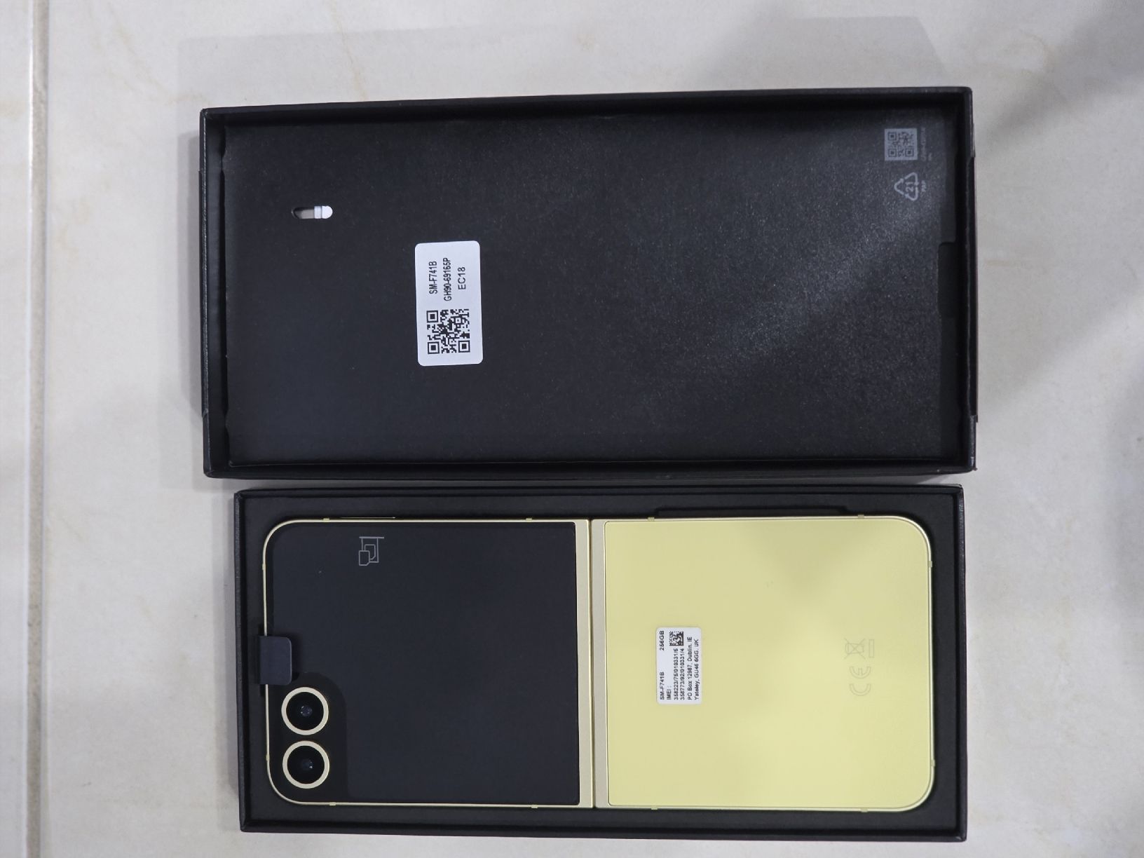 Samsung Handys / Smartphones: Samsung Z Flip 6 – Neu und originalverpackt aus Formangueires von fab_q6h8 1