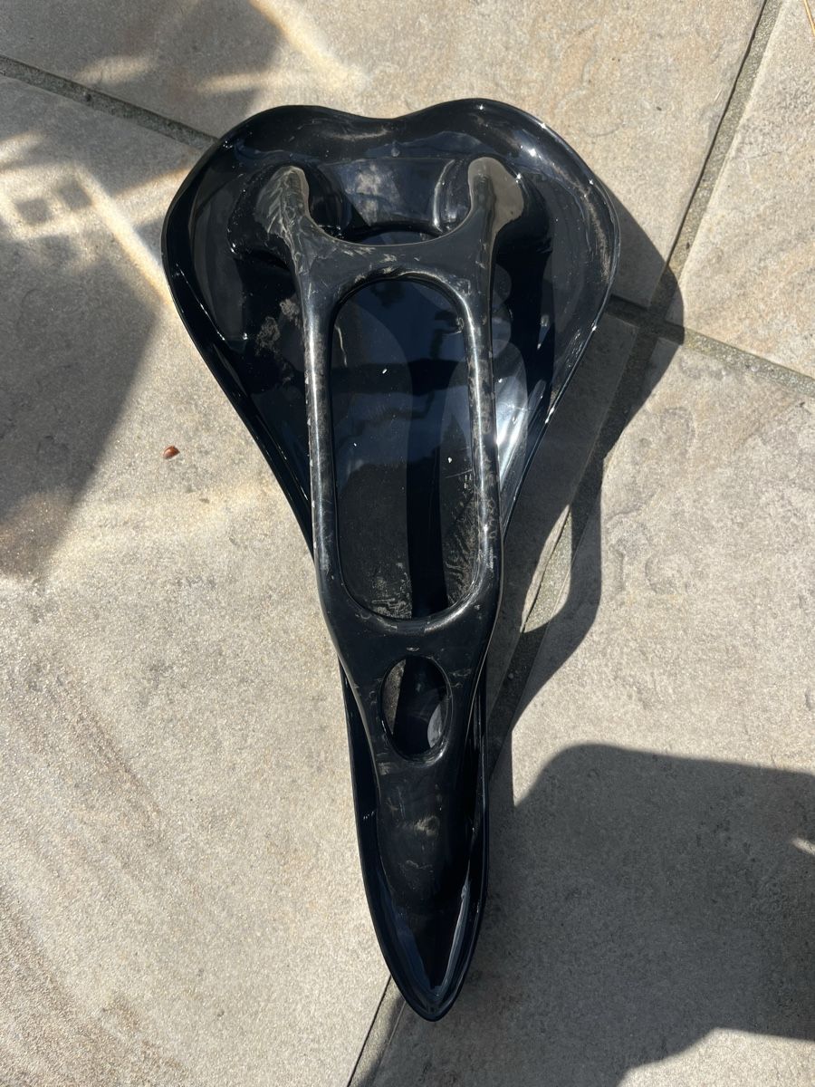Pezzi di ricambio: Selle vélo en carbone  – Usato da Epalinges venduto da DukeNoble 1