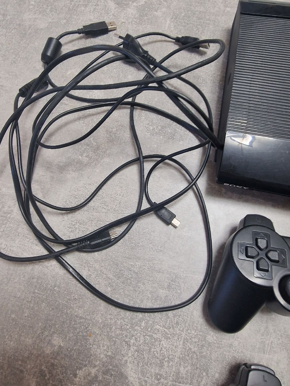 Sony Console: Sony Playstation 3 PS3 Konsole mit Controller guter Zustand – Usato da Herzogenbuchsee venduto da ioa_zcm6 3