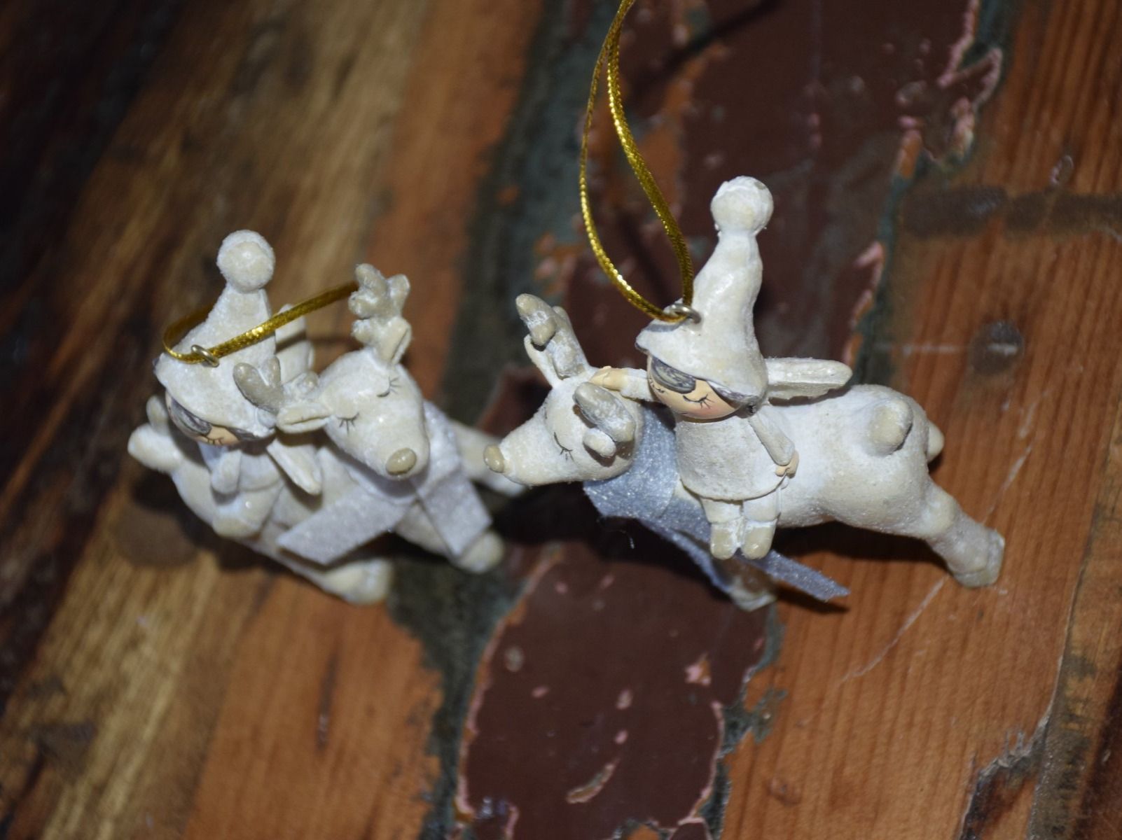 Statuette: Set  Engel auf Rentier Nr. 1 – Nuovo e nell'imballaggio originale da Wetzikon ZH venduto da Wetzicardo25 4