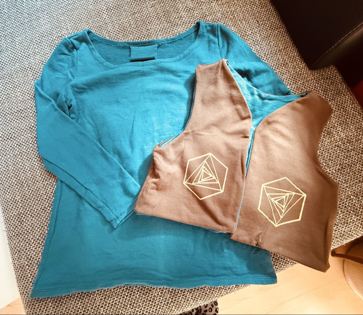 Tessuti: Sweat-Stoff-Rolle Rot – Nuovo (secondo la descrizione) da Elsau venduto da mintgreen1 4