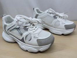 Baskets femme T 39 neuves