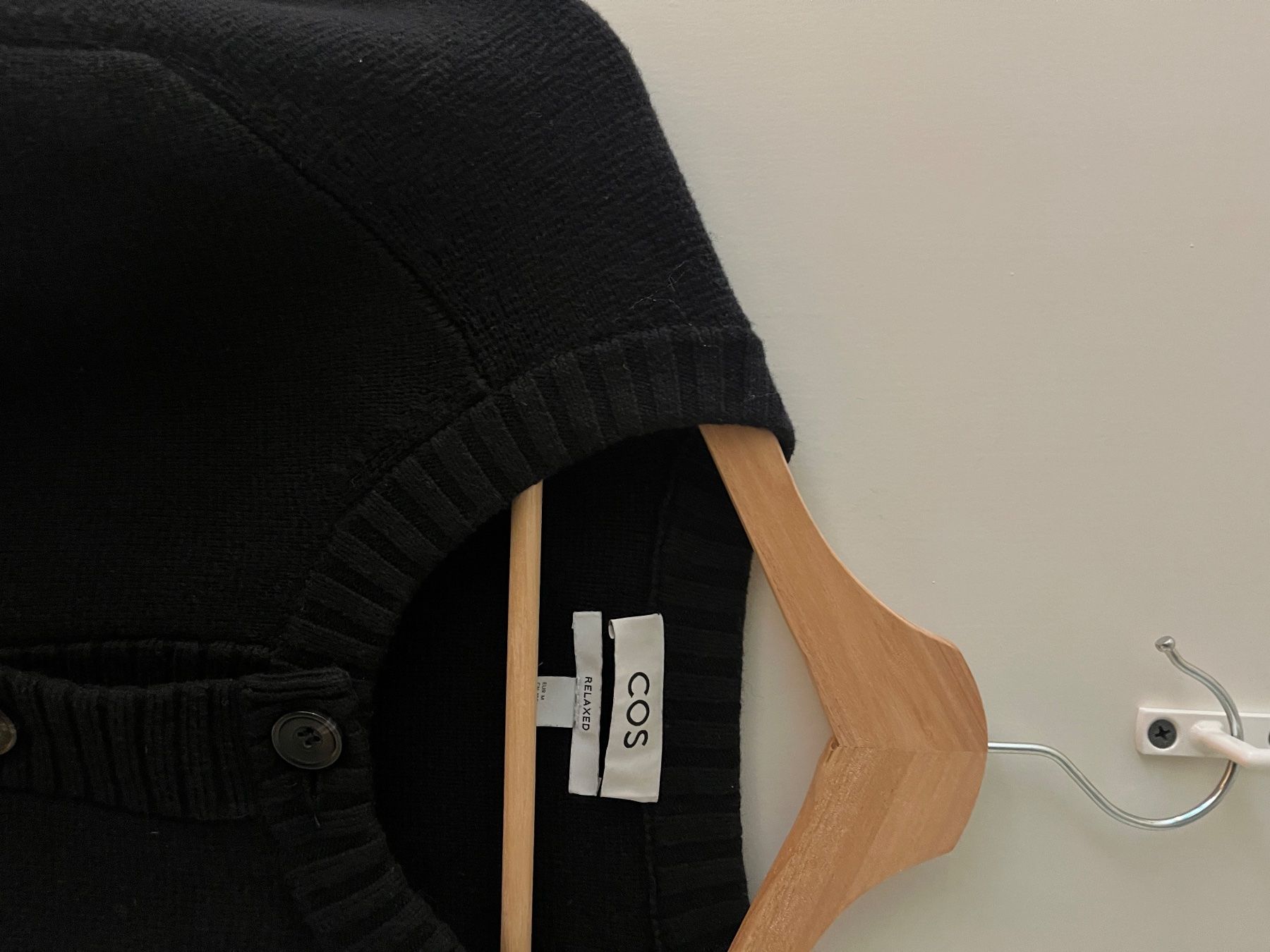 Cos Maglioni & Felpe: Schwarzer Cos Cardigan – Nuovo (secondo la descrizione) da Zürich venduto da mic_8t8c 2