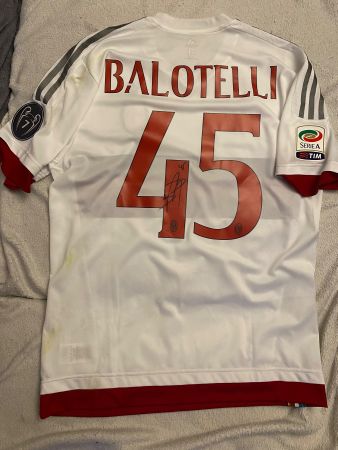 AC MiLAN #45 Balotelli MatchTrikot mit Unterschrift