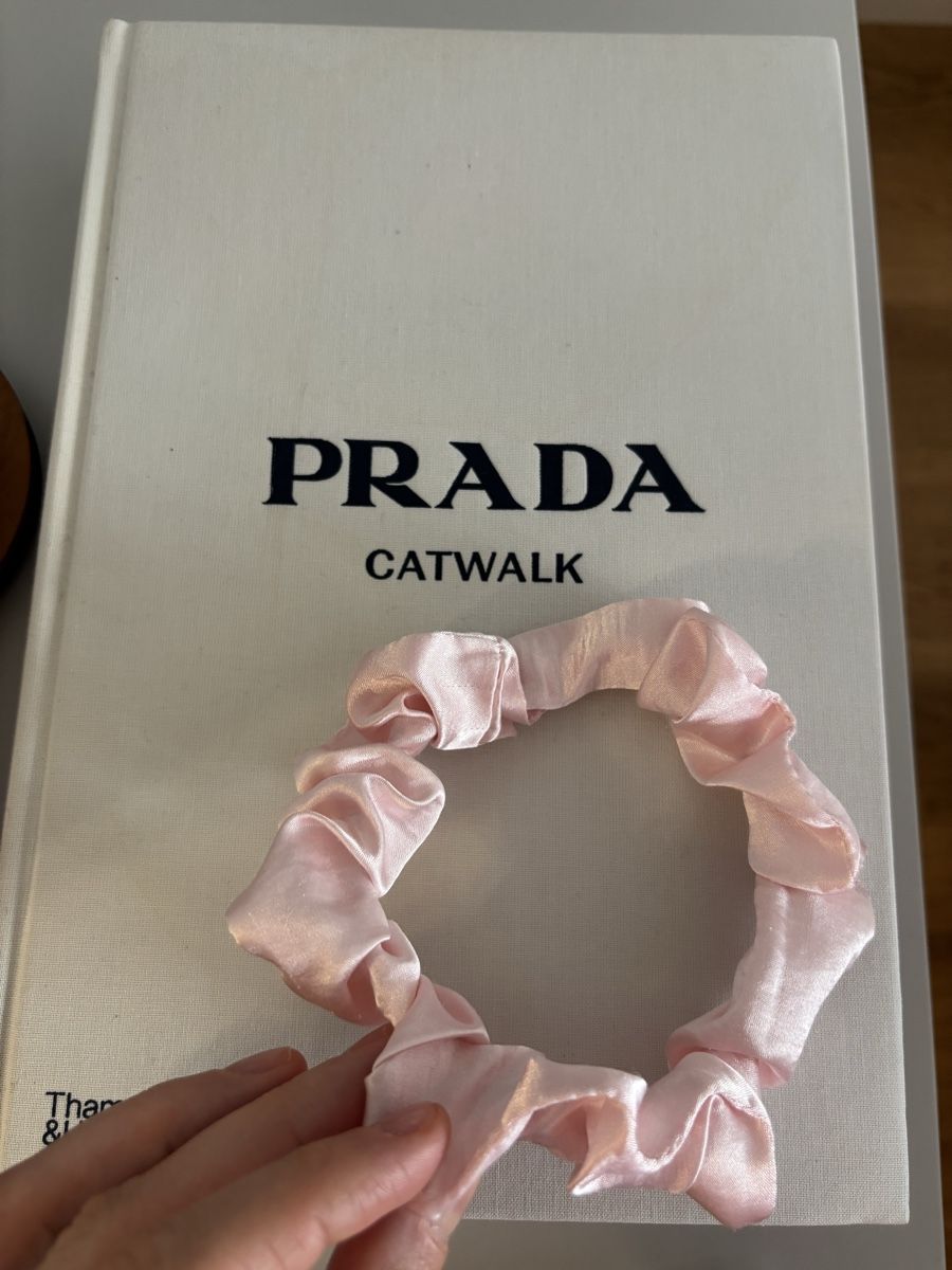 Dior Accessori per capelli: Hair Scrunchie by Dior Limited Edition – Usato da Horgen venduto da lme_8kj7 1