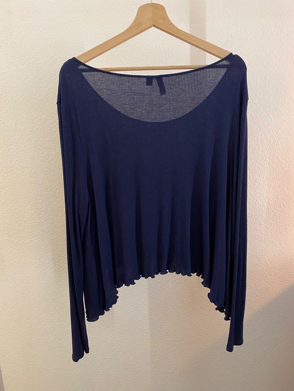 Asos T-shirt: Asos Oberteil langarm dunkelblau Gr. 48 – Usato da Pratteln venduto da a23_j2gs 1