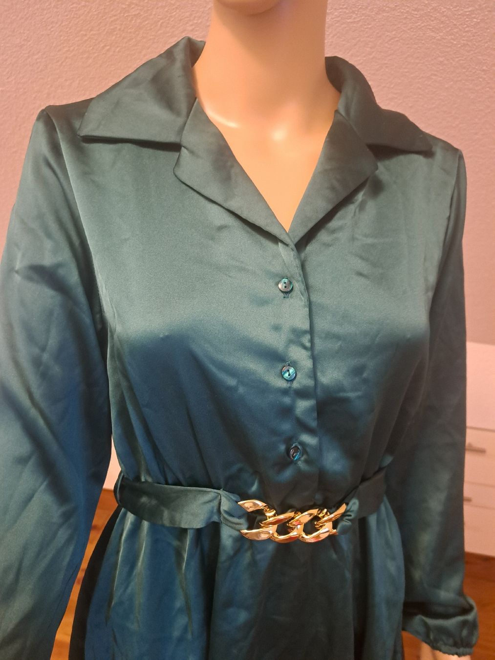 Vestiti: Satin kleid Gr. 36/38 – Usato da Grasswil venduto da Natali.H