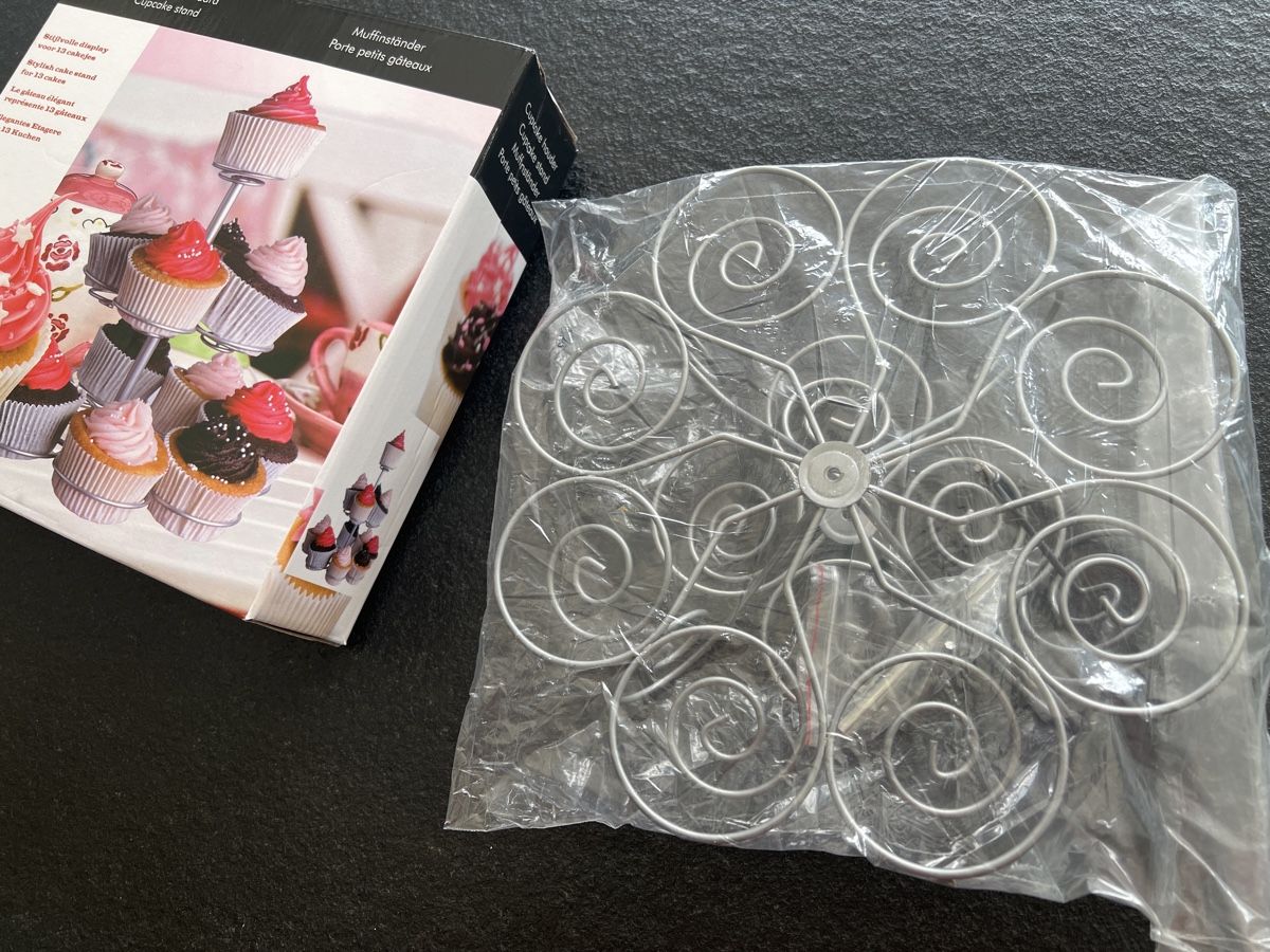 Altro in Decorazioni & Accessori: Muffins Ständer NEU – Nuovo e nell'imballaggio originale da HORGEN venduto da vladibarca10 3