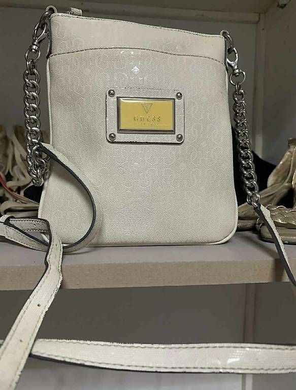 Taschen für Damen: Sacoche Guess excellent état  – Gebraucht aus torgon von gucci39 1
