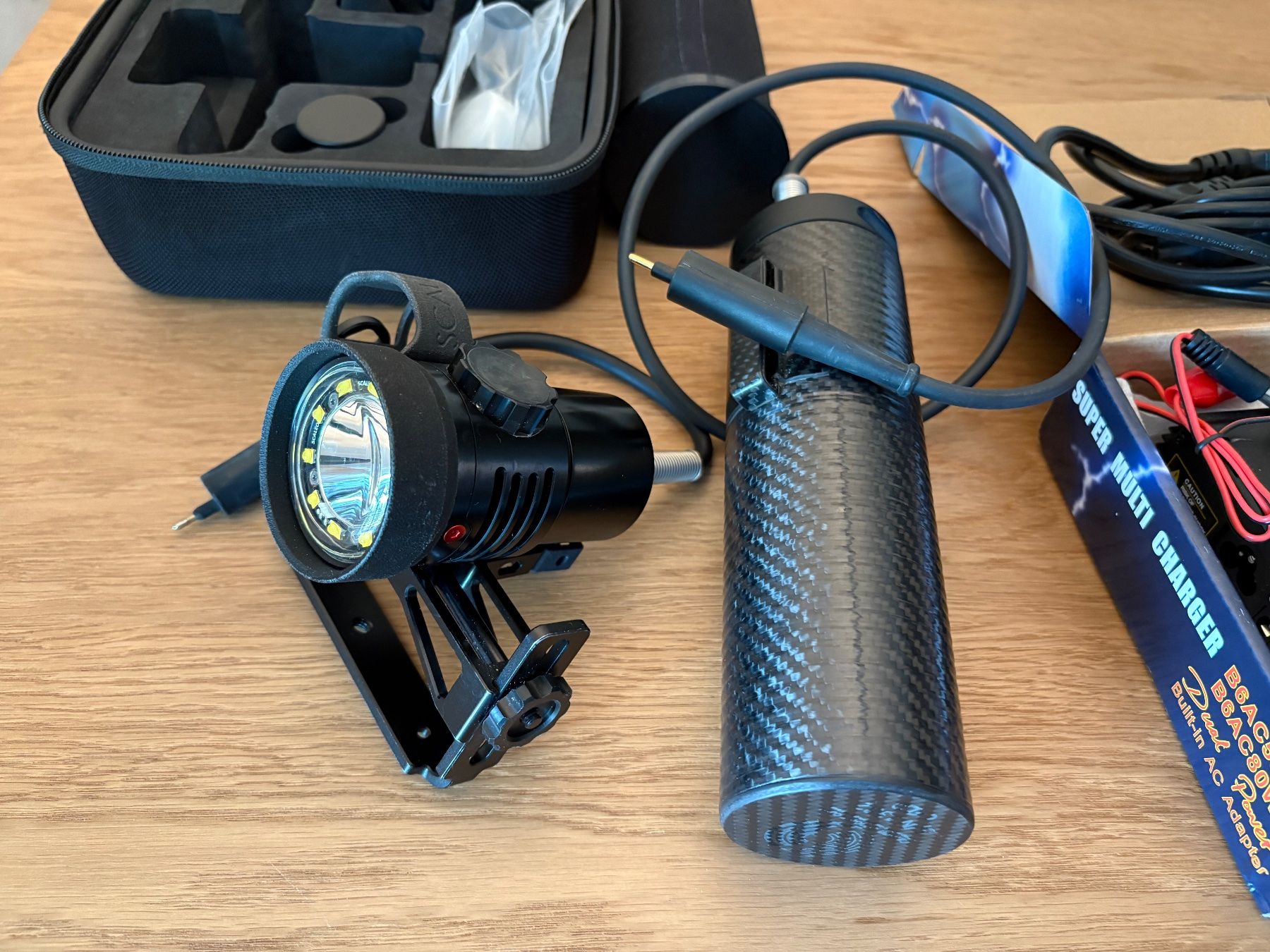 Lampade: Scaleo Infinity Tauchlampe, inkl. Carbon Akkutank – Usato da Obfelden venduto da fio_yyv2 1