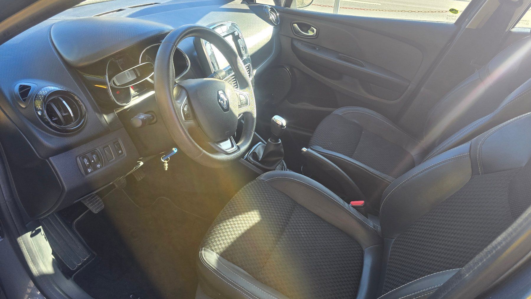 Renault Automobili: Renault Clio 1.5 DCI ab MFK – Usato da Emmenbrücke venduto da meu_2j8p 5