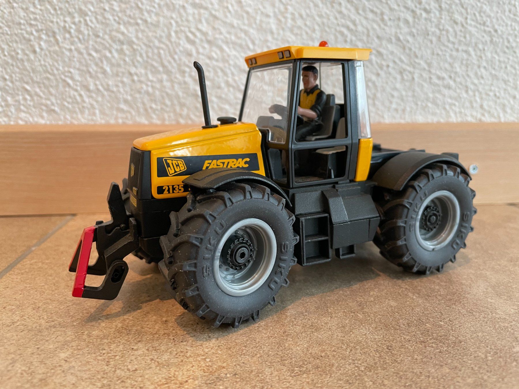 Jcb Trattori: SIKU JCB Fastrac 2135 L.C.N. – Nuovo e nell'imballaggio originale da Kreuzlingen venduto da Stefan1150