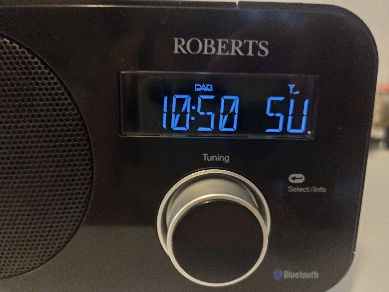 Radio: ROBERTS Blutune 40 DAB+ FM Radio Bluetooth schwarz – Usato da Flawil venduto da Hamdia12 1