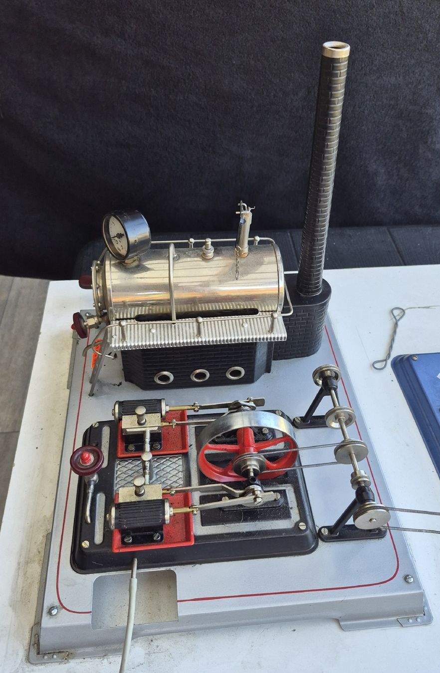 Wilesco Kits de montage: Wilesco Dampfmaschine D22 – D'occasion à Bichelsee par guy_y7n7 1