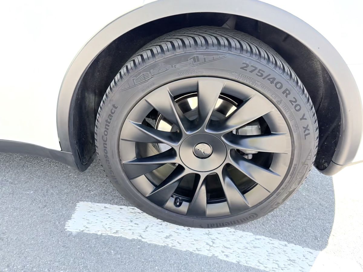 Tesla Automobili: Tesla Model Y long range AWD – Usato da Oftringen venduto da kar_y2tf 8