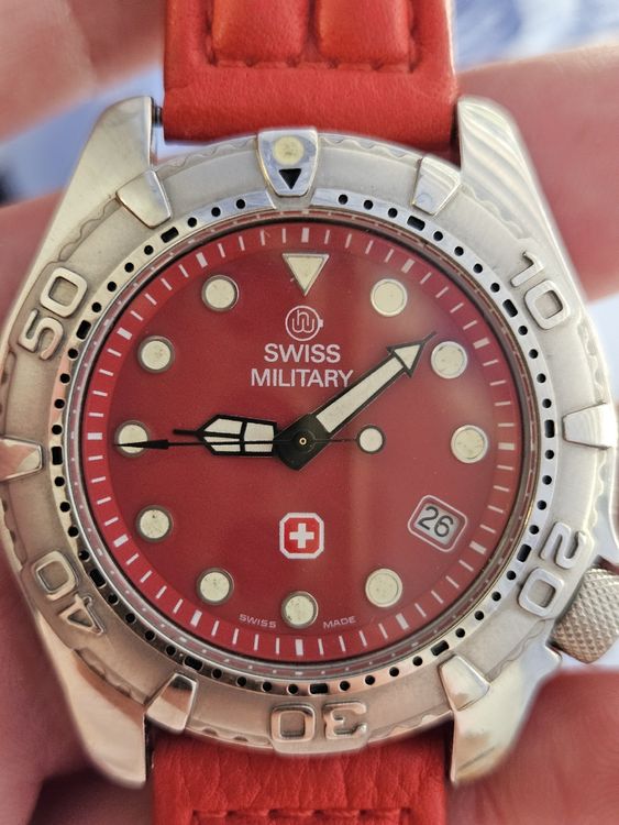 SHARPHY Montre femme de marque quartz diamant bracelet en cuir rouge