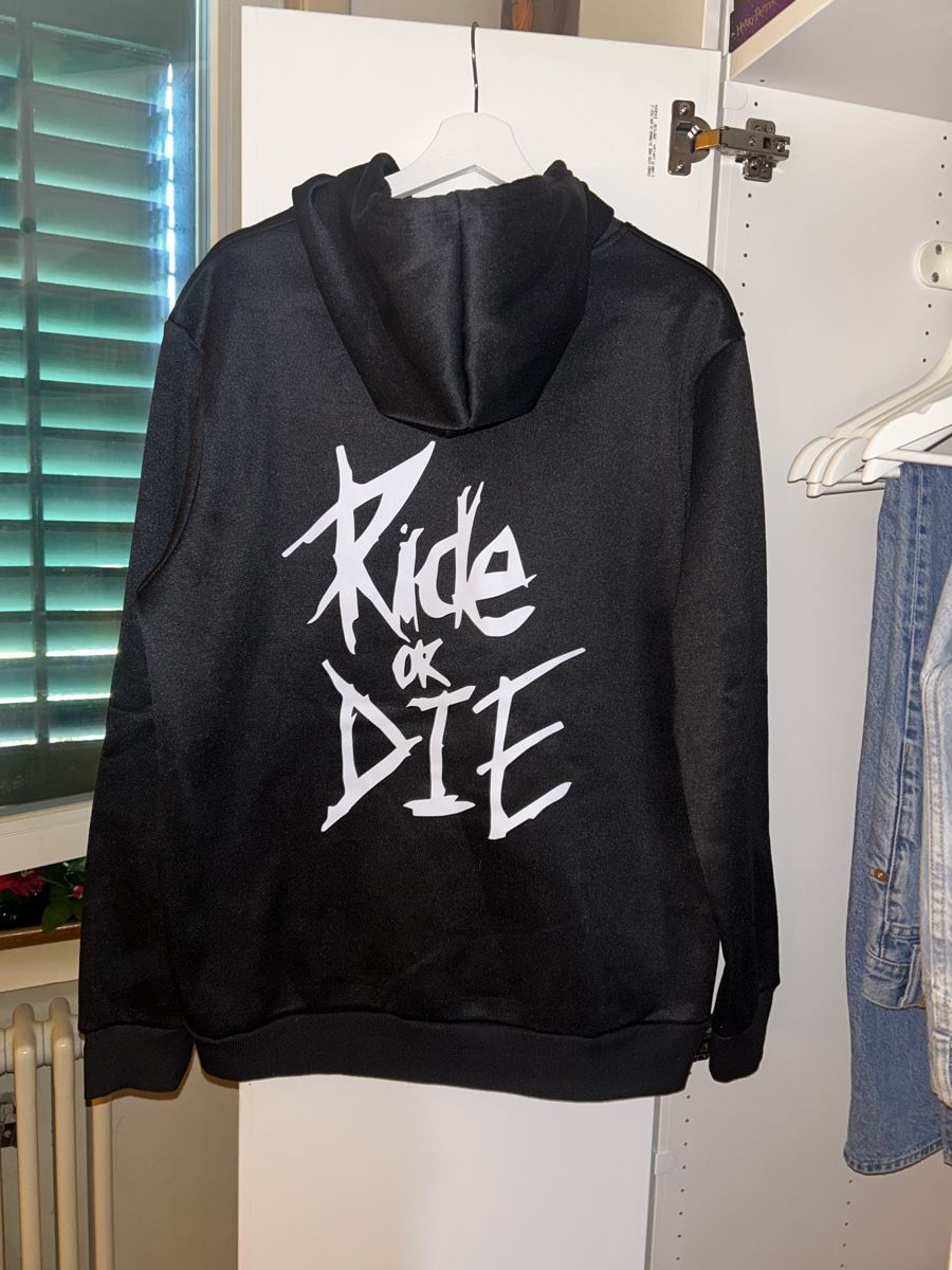 Pullover & Sweatshirts: Hoodie – Neu (gemäss Beschreibung) aus Pfäffikon ZH von Proganeer 1