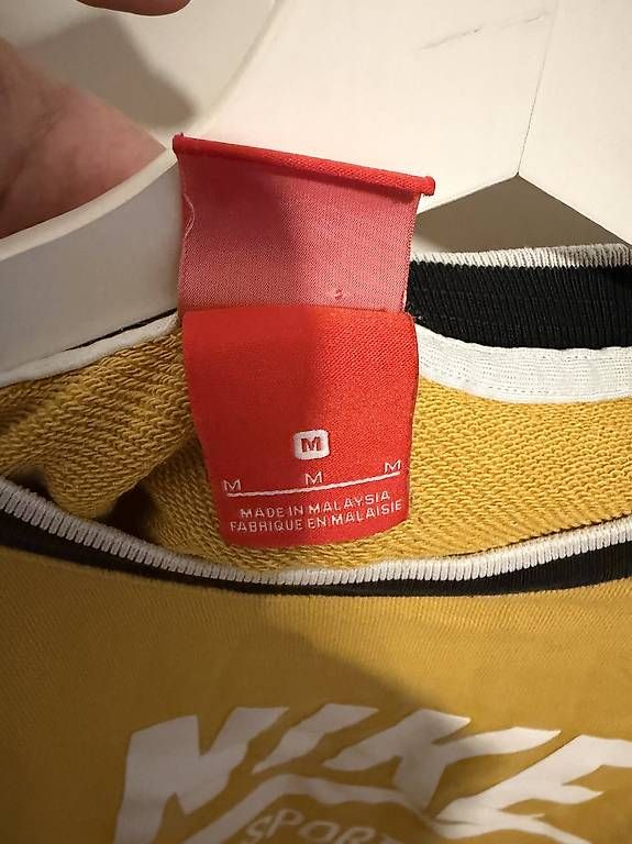Pulls & Sweat-shirts: Nike Pullover Grösse M – D'occasion à Zürich par san_7n2l 1