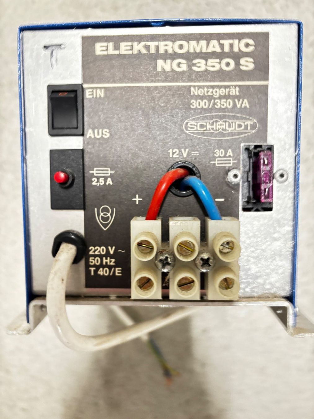 Inverter: Stromumwandler Caravan/Camping – Usato da Guntershausen venduto da Vampir13