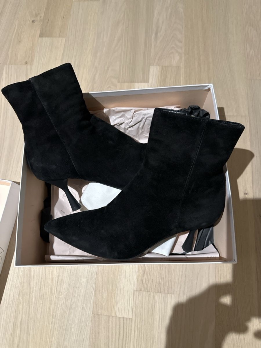 AGL Damenschuhe: AGL Stiefeletten schwarz Wildleder, NEU – Neu (gemäss Beschreibung) aus Dübendorf von Bella1177