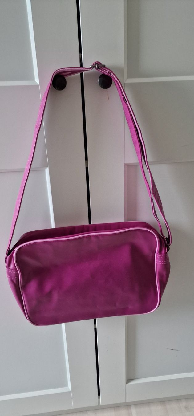 Adidas Borse da donna: Adidas Tasche Retro-Style – Usato da Bäretswil venduto da isa_gk9g 2