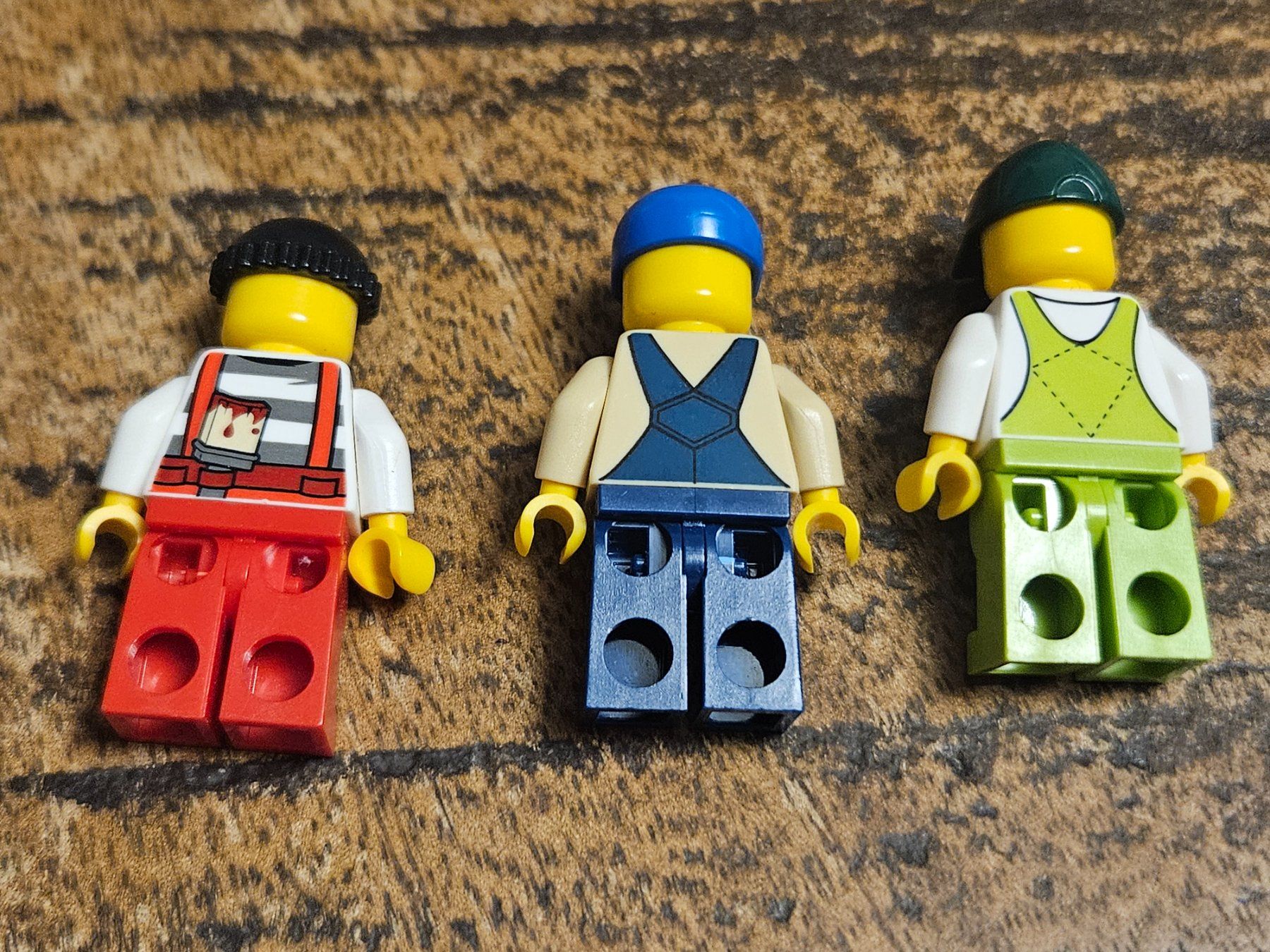 Lego Kit di costruzioni: lego lot de 3 figurines – Usato da Confignon venduto da Ecrofigs 1