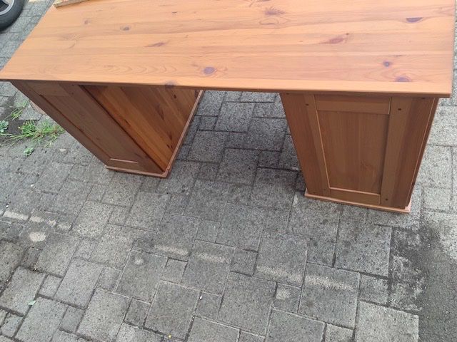 Schreibtische: Schreibtisch – Gebraucht aus Amlikon-Bissegg von Pemel 1