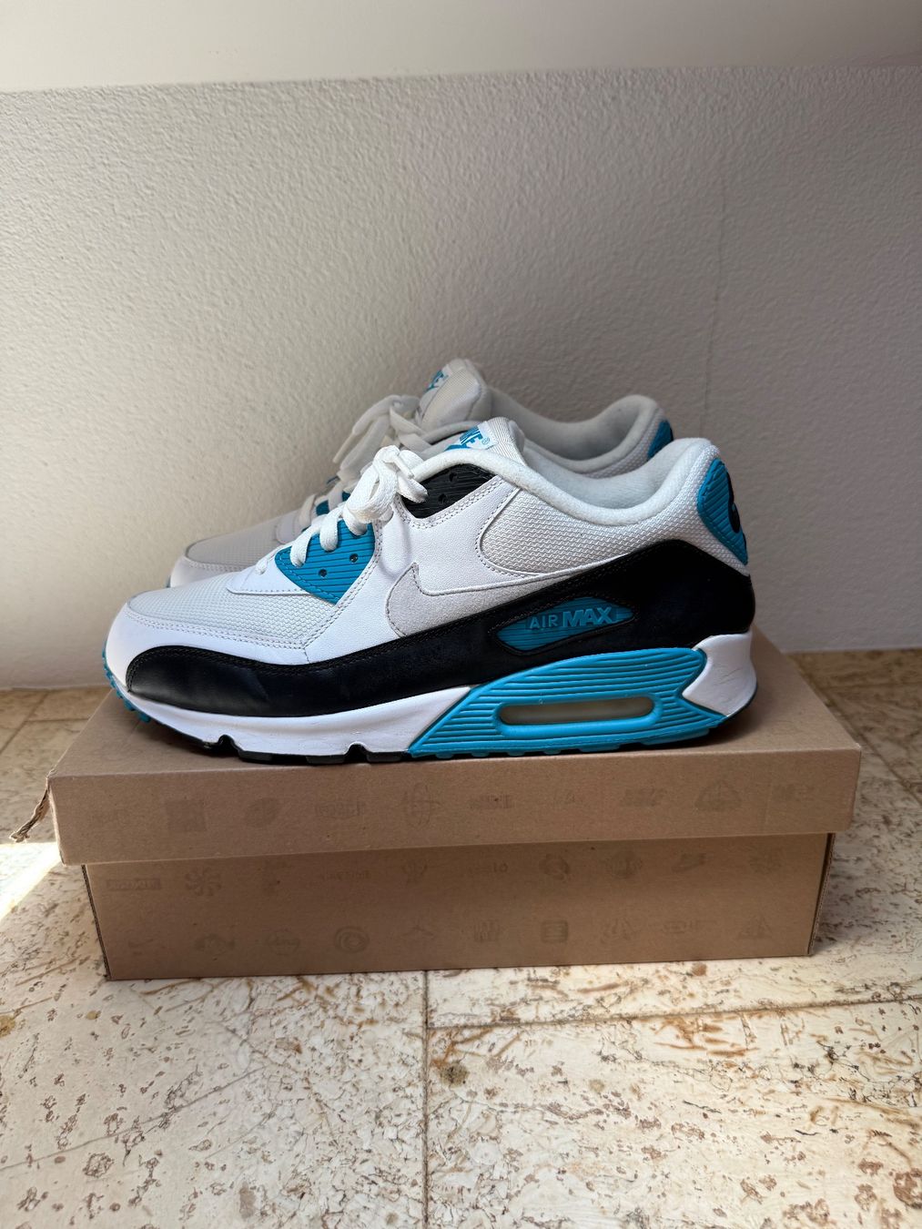 Nike Herrenschuhe: Nike Air Max 90 "Laser Blue" – Gebraucht aus Worb von le_castor