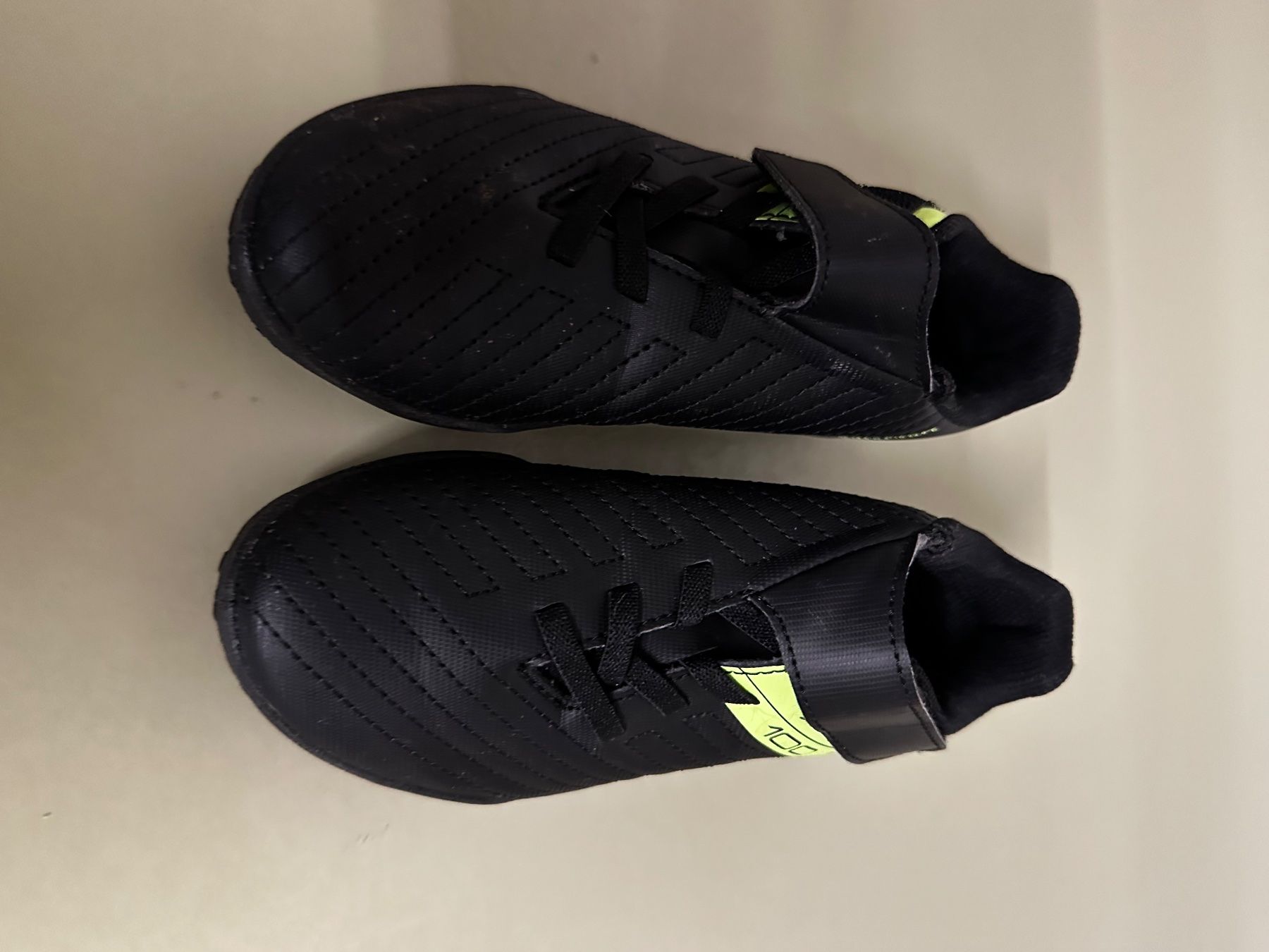 Scarpe per ragazzi: Fußballschuhe kinder – Usato da Uetikon am See venduto da ano_mnw7