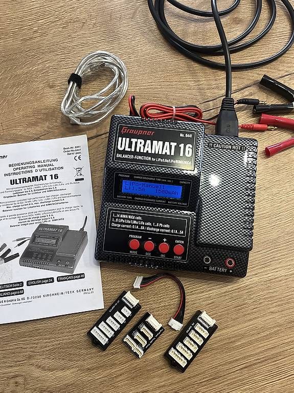 Batterie, Caricabatterie & Alimentatori: Ladegerät Graupner 16 – Usato da Suhr venduto da Cark_ZehndAir
