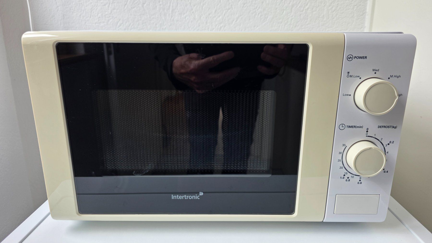 Küchengeräte: Mikrowelle – Gebraucht aus Biel/Bienne von str_wy69