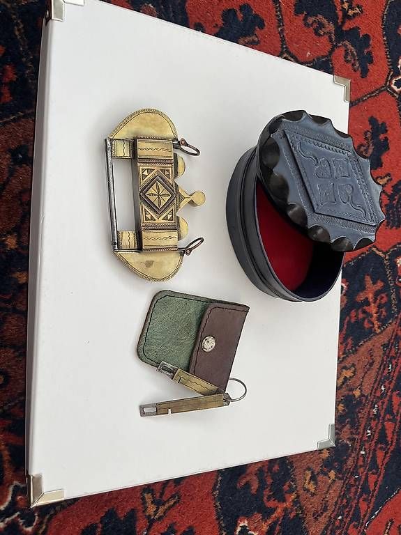 Tutte le decorazioni: Cadenas touareg traditionnel  – Usato da Genève venduto da mad_8yyp 1