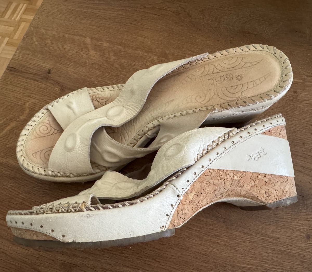 Art Scarpe da donna: *ART. beige – Usato da Moutier venduto da berdatcassandra 2