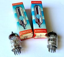 2 Röhren / Radioröhren PC88 (Triode), NOS, Telefunken