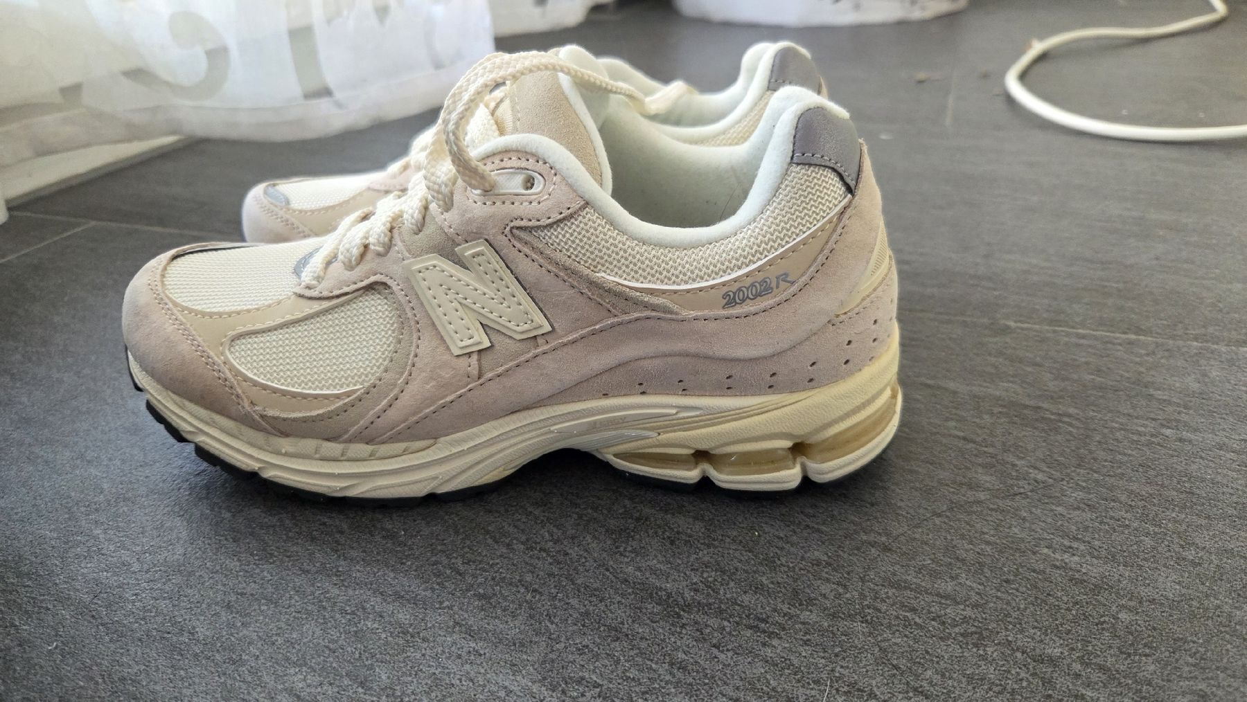 Damenschuhe: New Balance 2002 R beige – Neu (gemäss Beschreibung) aus Bülach von Deltaqy 3
