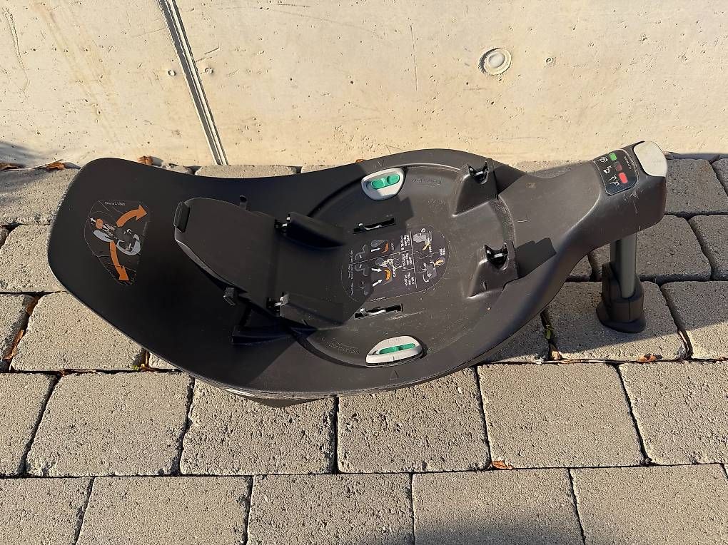 Auto-Kindersitze: Cybex Isofix Basis, drehbar – Gebraucht aus Utzigen von cdrg 1