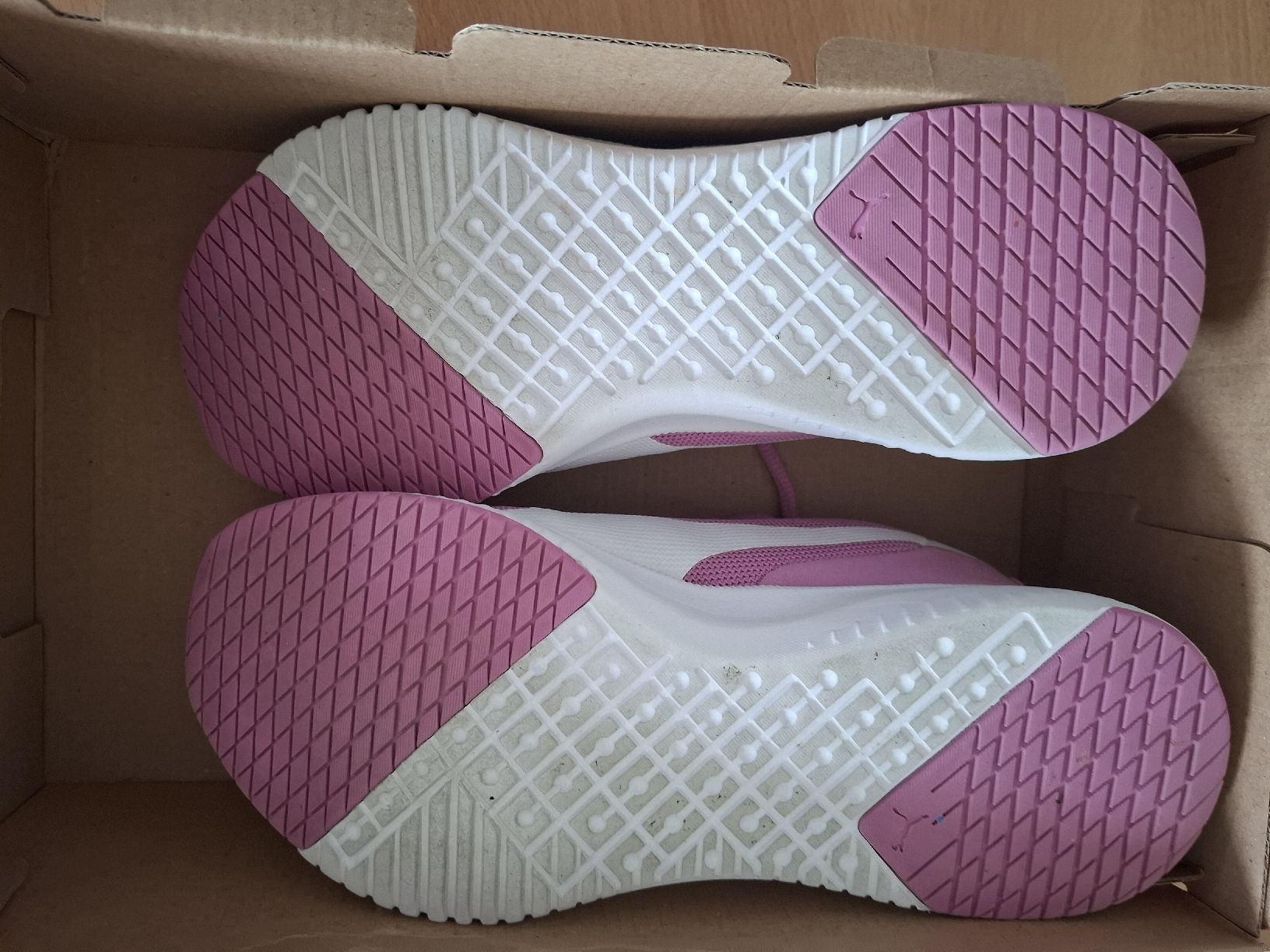 Puma Damenschuhe: Baskets roses indoor Puma t.36 – Gebraucht aus givisiez von odilev 1