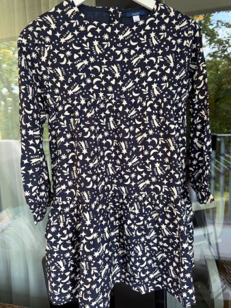 Okaïdi Kleid dunkelblau mit Stern  & Mondprint – Grösse 140