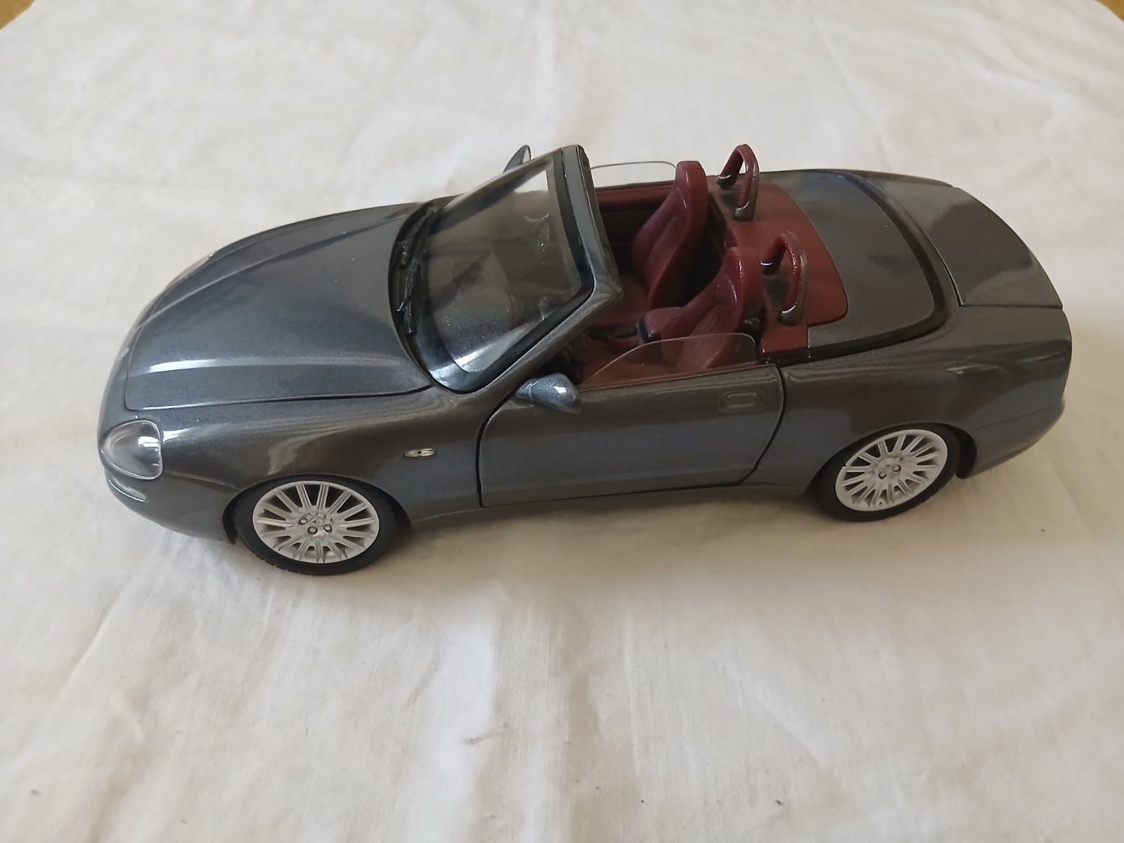 Bburago Modellini d'auto: Modelauto Bburago Maserati Spyder – Usato da Wegenstetten venduto da Aanfr