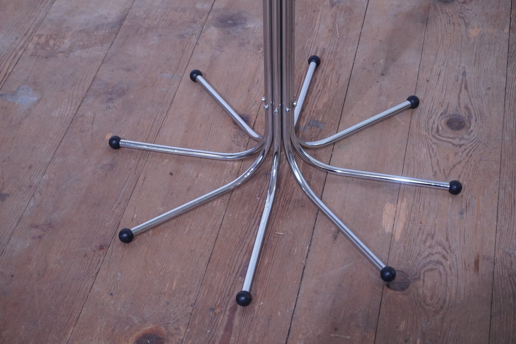 Fritz Hansen Guardaroba: Fritz Hansen Garderobenständer Coat Tree – Usato da Bad Zurzach venduto da QLASSIQ 5