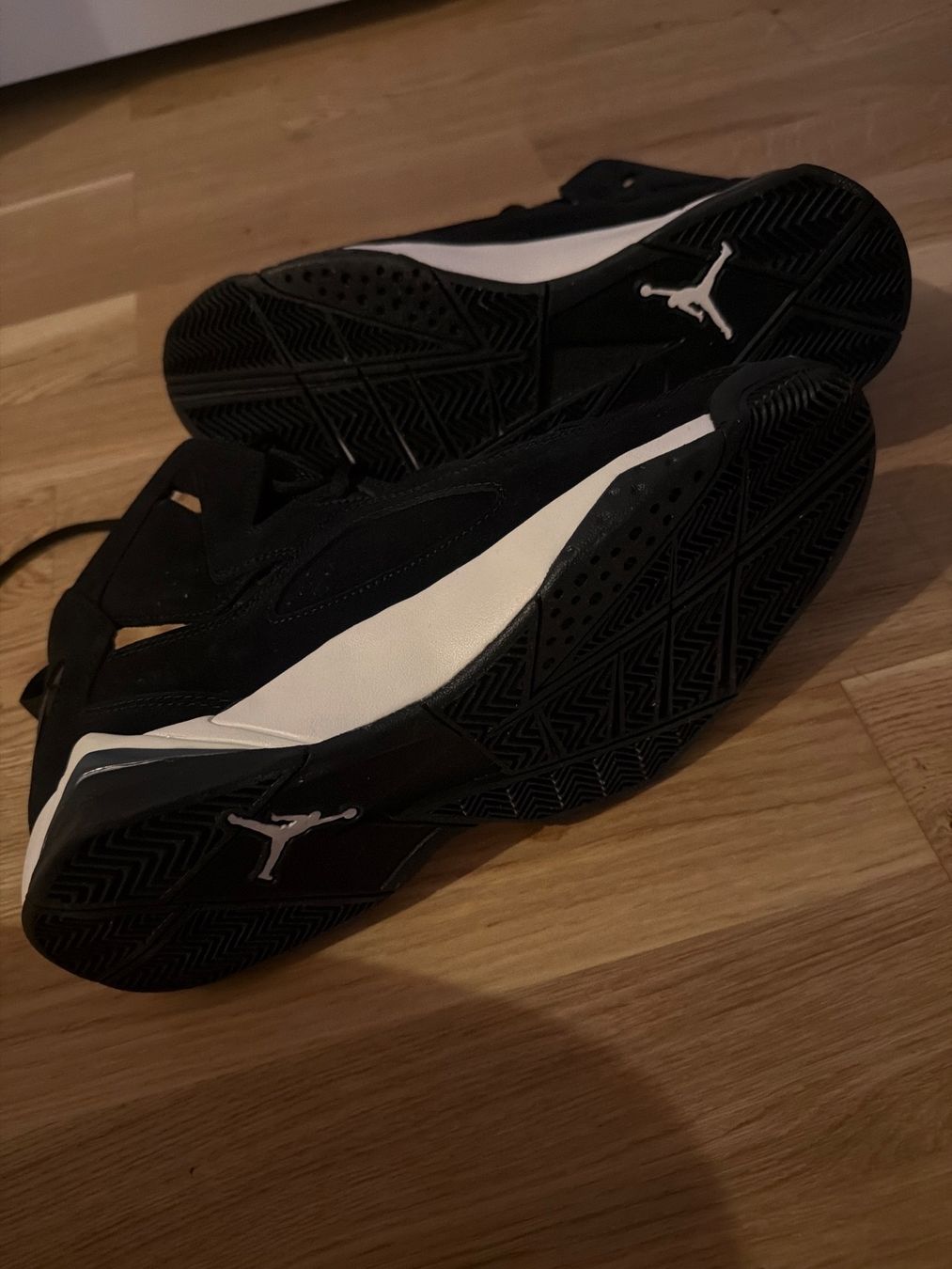 Jordan Scarpe da uomo: Nike Jordan True Flight Sneaker- Neu Gr. 43 – Nuovo (secondo la descrizione) da bülach venduto da Happylion1 1
