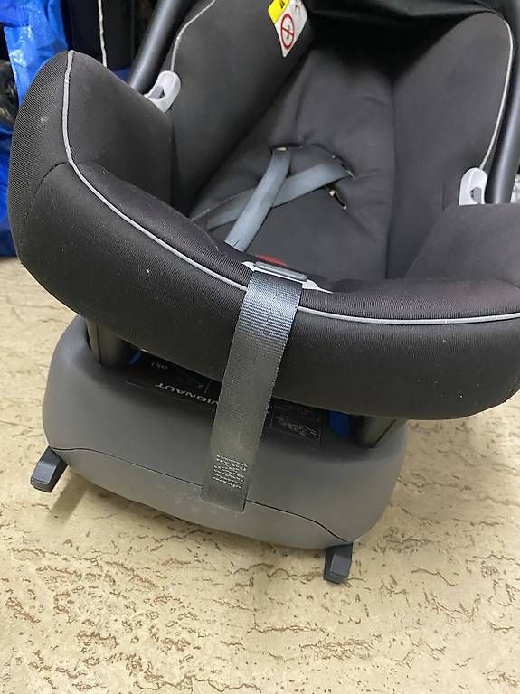 Sièges auto: Avionaut Kinderautositz mit Station – D'occasion à Zürich par Gugu3011 1