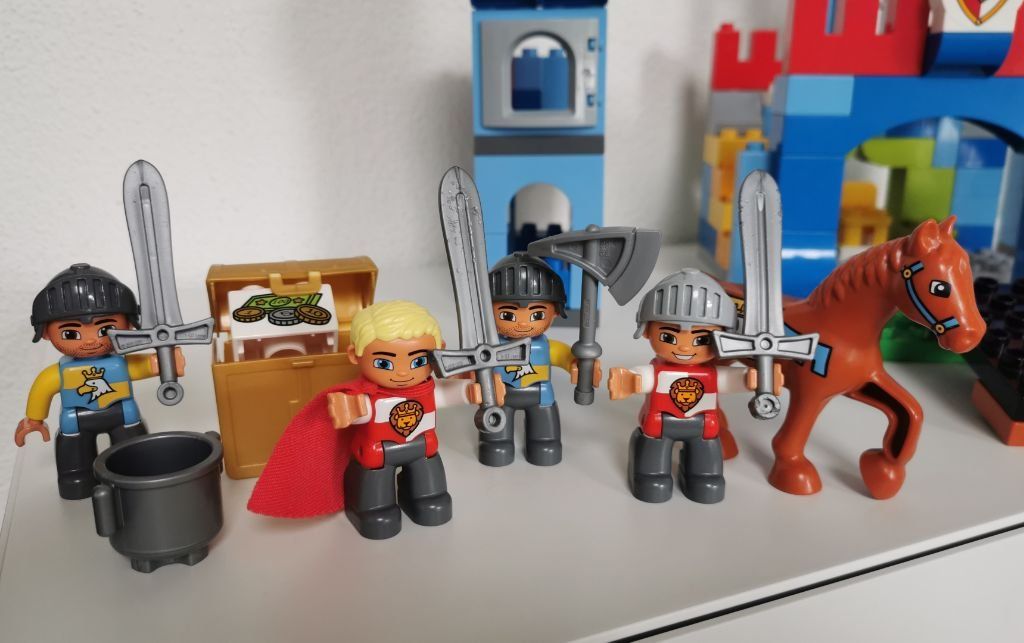 Lego Spielzeuge: LEGO Duplo Grosse Schlossburg 10577 – Gebraucht aus Oberdiessbach von Sammadran 1