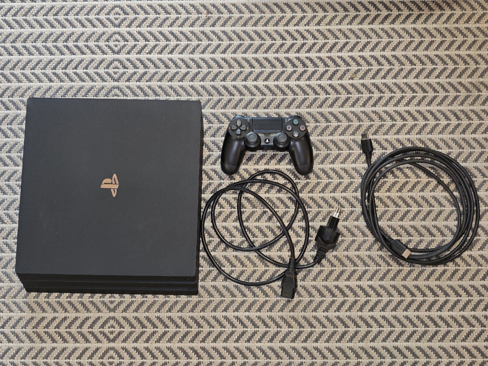 Sony Konsolen: PS4 Pro | Seagate 1TB SSD Upgrade! | 1x Controller + HDMI – Gebraucht aus Zürich von ElPolloLoco08