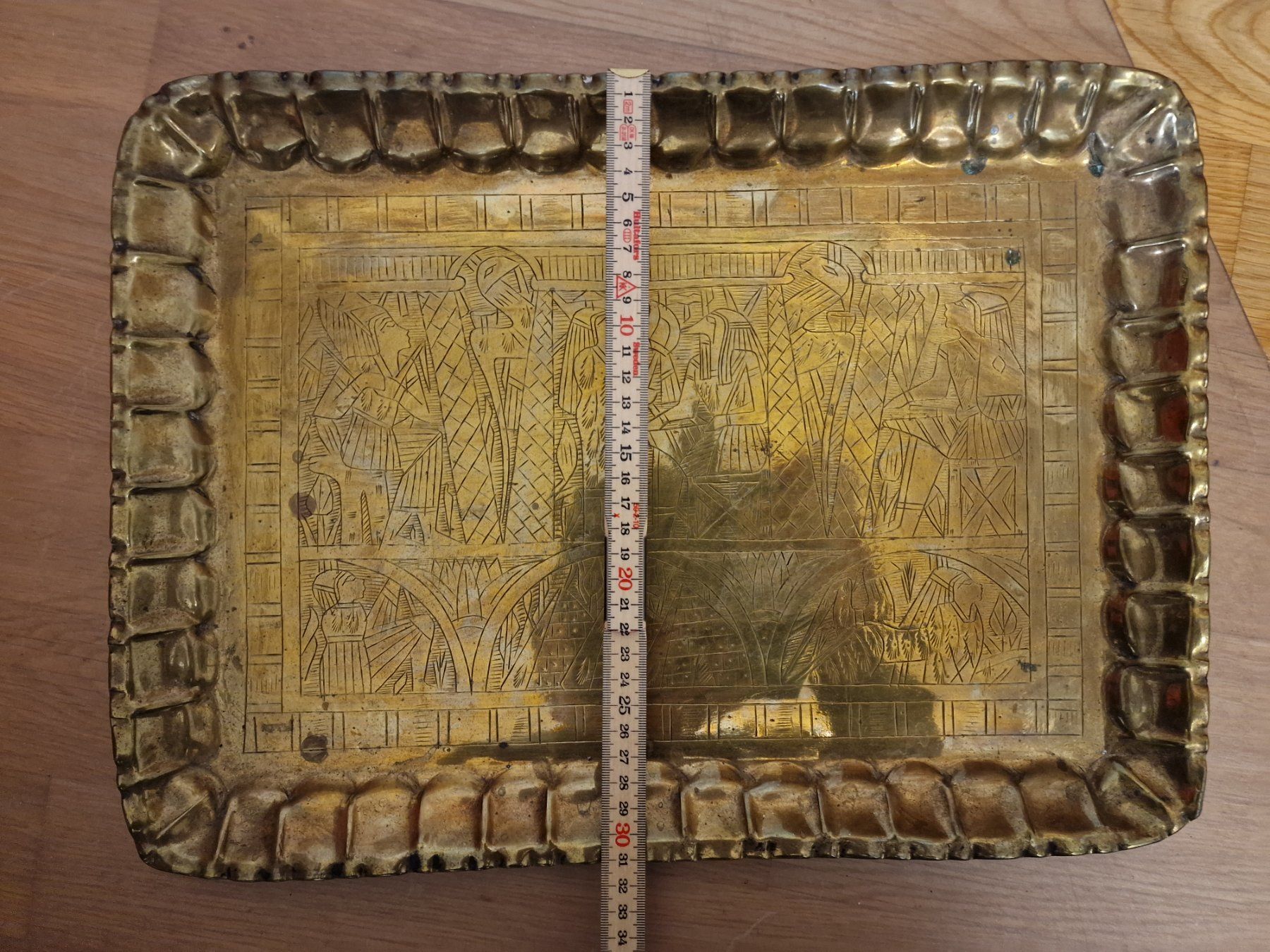 Piatti di portata: Vintage Tablett mit Ägyptischem Dekor, Rechteckig, Metall – Usato da Zürich venduto da Allerlei_Shop 7
