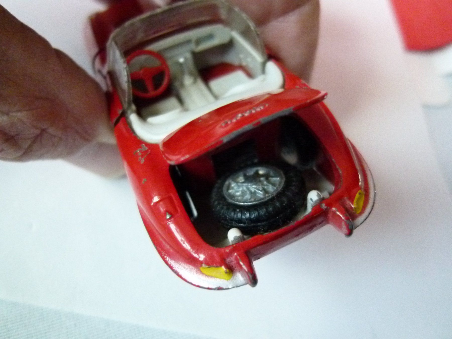 Tekno Modellini d'auto: TEKNO - Jaguar E - schönes Modell mit Reservepneu !! – Usato da Reiden venduto da Aston2 4